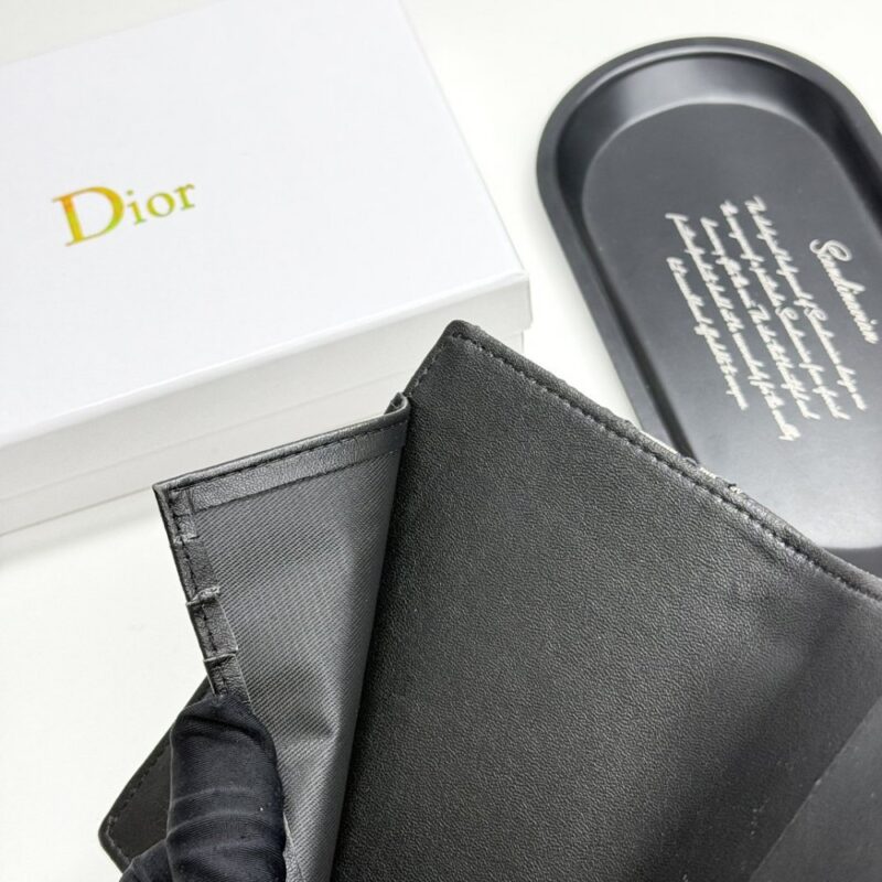 【AT11358】Dior（ディオール）Oblique柄パスポートケース - 最高の贅沢と洗練された美学 | Dior Paris
