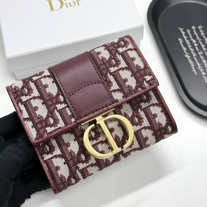 【AT11359】ディオールの高級刺繍織り折り財布 - ワインレッドとゴールドのエレガントなエリートアクセサリー | Dior Paris