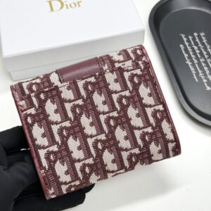 【AT11359】ディオールの高級刺繍織り折り財布 - ワインレッドとゴールドのエレガントなエリートアクセサリー | Dior Paris