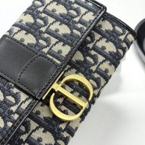 【AT11363】ディオールのエレガントな刺繍入り財布 - 優雅なデザインと高級感を持つ | Christian Dior