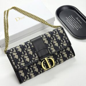 【AT11363】ディオールのエレガントな刺繍入り財布 - 優雅なデザインと高級感を持つ | Christian Dior