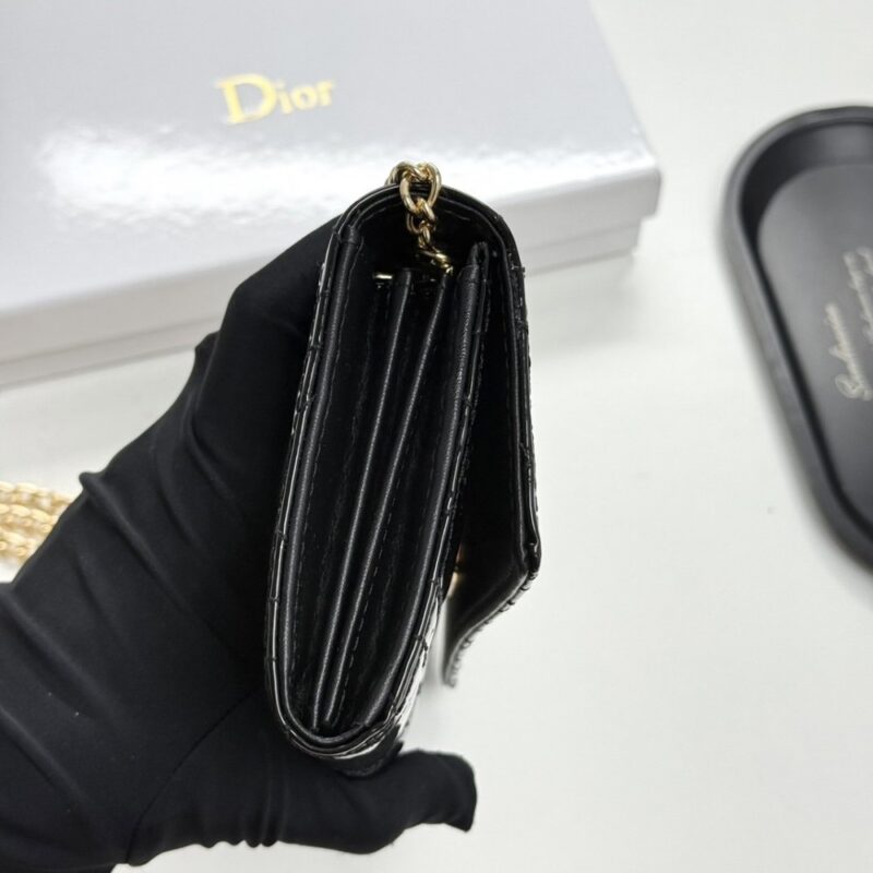 【AT11366】ディオール クラシックウォレット - ハイエンドなエナメルカウレザー製の豪華な財布 | Christian Dior