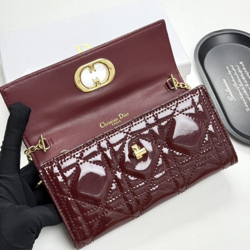 【AT11367】ディオール パテントレザーチェーンウォレット ベリーレッド | Dior
