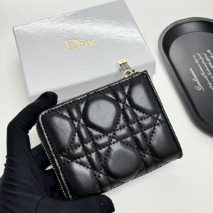 【AT11373】ディオールの高級ウォレット | 輸入羊革製 | ダイヤモンドステッチ加工 | マルチ機能コンパクト | 都市の女性に最適 | Christian Dior