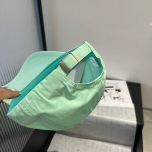 【AT11946】ミウミウ Miu Miu ロゴ刺繍入りミントグリーン野球帽 | Miu Miu