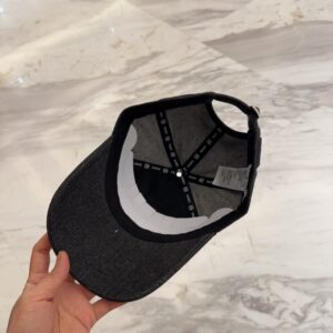 【AT11955】LOEWE（ロエベ）のクラシックなブラックベースボールキャップ | Loewe