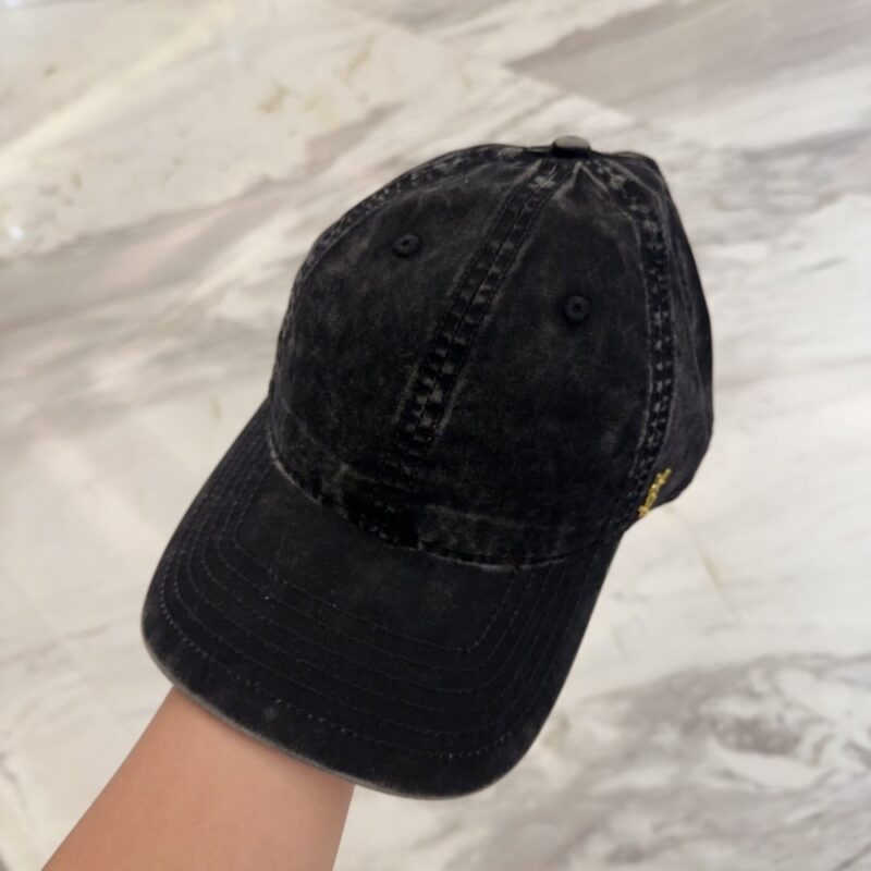 【AT11963】YSLクラシックベースボールキャップ - 高級感溢れる優雅なデザイン | Saint Laurent
