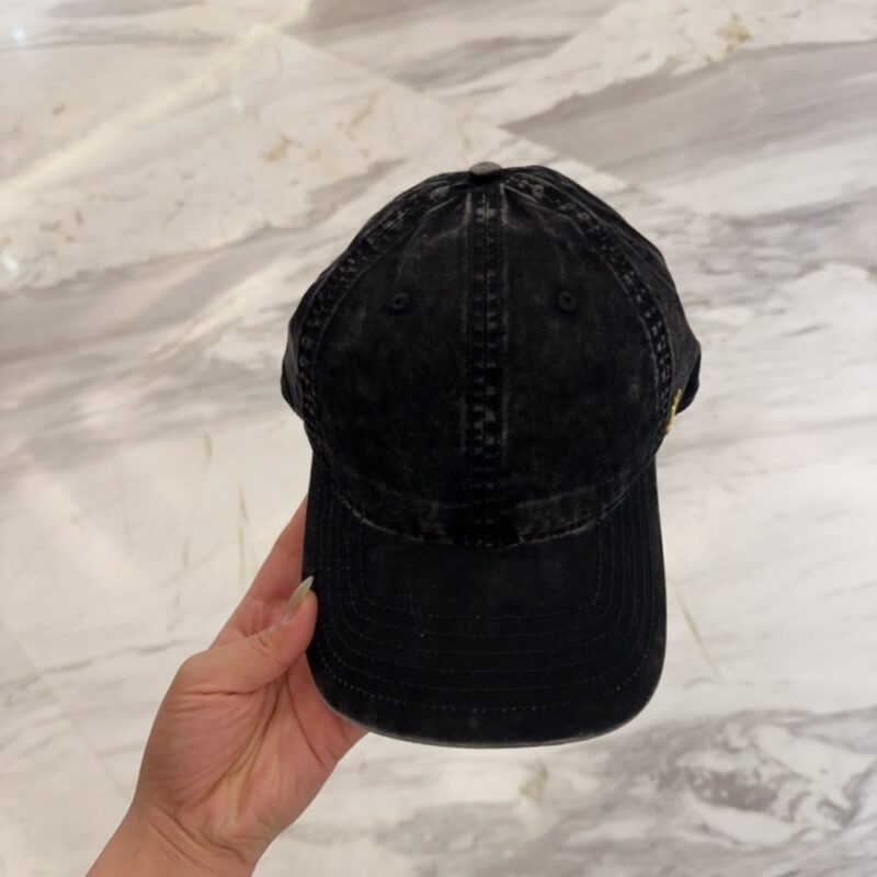 【AT11963】YSLクラシックベースボールキャップ - 高級感溢れる優雅なデザイン | Saint Laurent