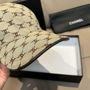 【AT11970】シャネルの高級ファッション野球帽 - ダブルCロゴ刺繍入り、帆布素材と牛革の最上級野球帽 | Chanel Paris