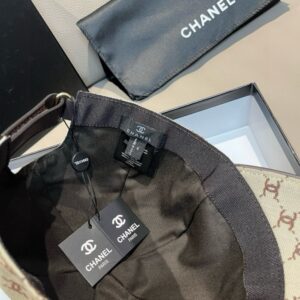 【AT11970】シャネルの高級ファッション野球帽 - ダブルCロゴ刺繍入り、帆布素材と牛革の最上級野球帽 | Chanel Paris