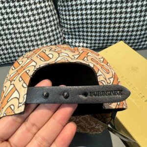 【AT11972】バーバリーのクラシックなTBプリントベースボールキャップ - エレガントな都市のファッションアクセサリー | Burberry London