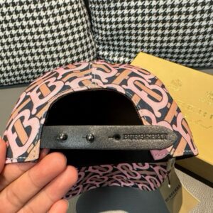 【AT11973】バーバリー クラシックTBシリーズベースボールキャップ ミニマルな高級感とストリートファッションを融合 | Burberry