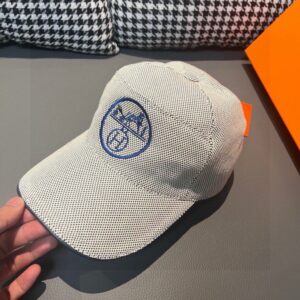【AT11975】エルメス(Hermès) 高級キャンバス野球帽 - フランスの伝統とモダンなエレガンスを融合 | Hermès Paris
