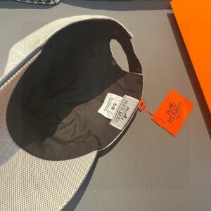 【AT11975】エルメス(Hermès) 高級キャンバス野球帽 - フランスの伝統とモダンなエレガンスを融合 | Hermès Paris