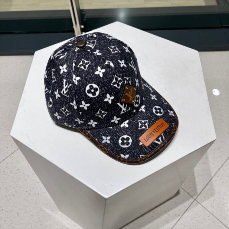【AT11986】ルイ・ヴィトンのモノグラム柄ベースボールキャップ、シンボルデザインがオシャレさを演出 | LV