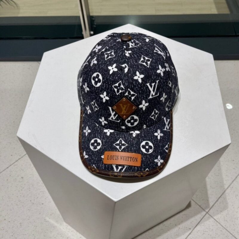 【AT11986】ルイ・ヴィトンのモノグラム柄ベースボールキャップ、シンボルデザインがオシャレさを演出 | LV