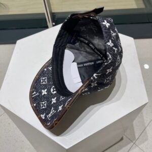 【AT11986】ルイ・ヴィトンのモノグラム柄ベースボールキャップ、シンボルデザインがオシャレさを演出 | LV