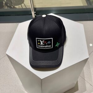【AT11990】ルイ・ヴィトン ブラックベース 刺繍野球帽 - 高級アクセサリー、ストリートファッション、カジュアルスタイルに最適 | Louis Vuitton Malletier
