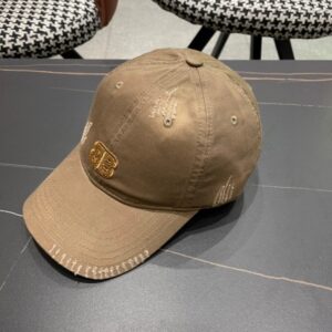 【AT11995】Balenciagaバレンシアガのアプリコット色キャップ | クラシックスタイルと都会のエレガンスを演出 | Balenciaga