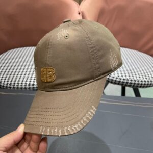 【AT11995】Balenciagaバレンシアガのアプリコット色キャップ | クラシックスタイルと都会のエレガンスを演出 | Balenciaga