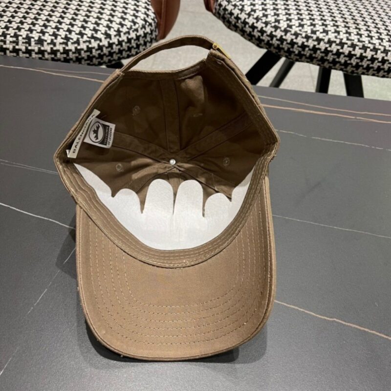 【AT11995】Balenciagaバレンシアガのアプリコット色キャップ | クラシックスタイルと都会のエレガンスを演出 | Balenciaga