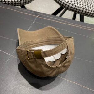 【AT11995】Balenciagaバレンシアガのアプリコット色キャップ | クラシックスタイルと都会のエレガンスを演出 | Balenciaga
