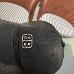 【AT11997】パリジャン リーグの高級ベースボールキャップ、都市の贅沢なファッションアクセント | Balenciaga