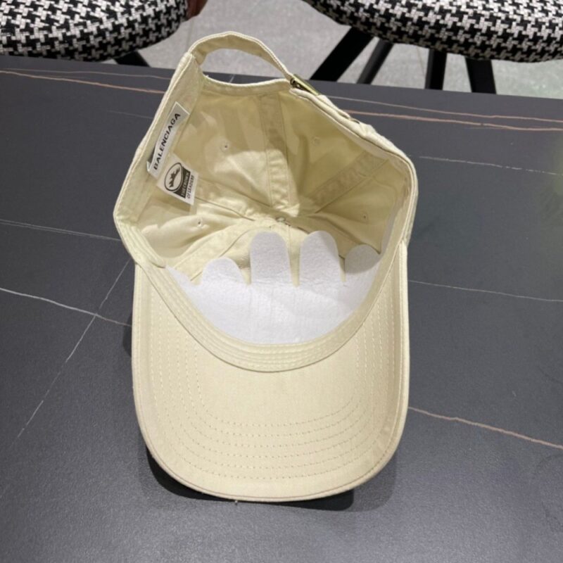 【AT11998】バレンシアガのクラシックなアイボリー野球帽、日常スタイリングに最適 | Balenciaga