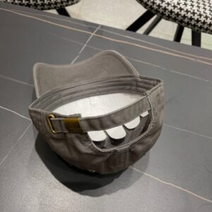 【AT11999】バレンシアガのベースボールキャップ - 都会的な贅沢とスタイリッシュなファッションの必需品 | Balenciaga