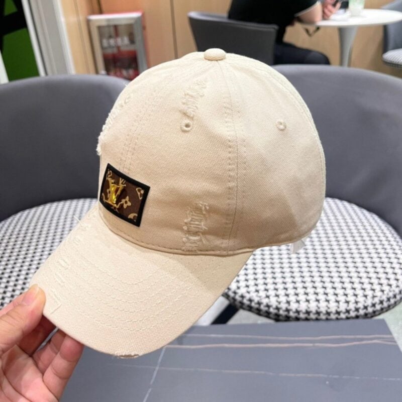 【AT12001】ルイ・ヴィトン LV モノグラムエンブレム ベースボールキャップ、ウォッシュコットン素材、男女兼用、ストリートフォトに最適 | Louis Vuitton Malletier
