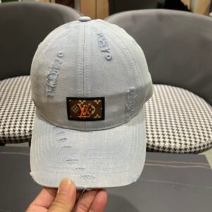 【AT12002】ルイ・ヴィトン2025年春夏コレクションの高級氷河ホワイトベースボールキャップ | Louis Vuitton Paris