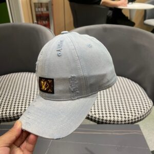 【AT12002】ルイ・ヴィトン2025年春夏コレクションの高級氷河ホワイトベースボールキャップ | Louis Vuitton Paris