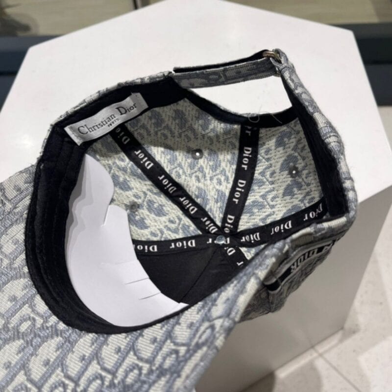 【AT12006】ディオールDiorフラワーリーフキャップ: ファッションとエレガンスの完璧な融合 | Christian Dior