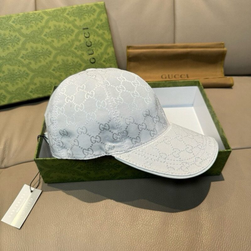 【AT12010】グッチGGモノグラムエンボス レザーベースボールキャップ | Gucci