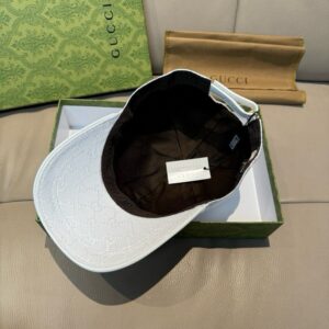 【AT12010】グッチGGモノグラムエンボス レザーベースボールキャップ | Gucci