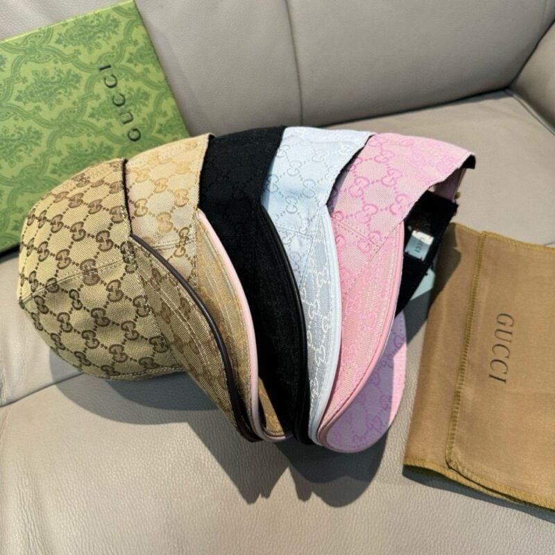 【AT12010】グッチGGモノグラムエンボス レザーベースボールキャップ | Gucci