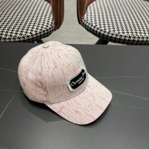 【AT12017】ディオール (Dior) のピンクロゴ入り野球帽、優雅なファッションアクセント | Dior Paris