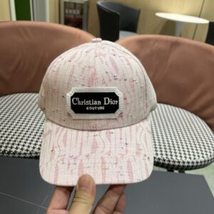 【AT12017】ディオール (Dior) のピンクロゴ入り野球帽、優雅なファッションアクセント | Dior Paris