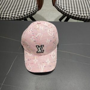 【AT12025】ルイ・ヴィトン（Louis Vuitton）2025年限定ピンクベースボールキャップ | Louis Vuitton Malletier