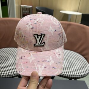 【AT12025】ルイ・ヴィトン（Louis Vuitton）2025年限定ピンクベースボールキャップ | Louis Vuitton Malletier