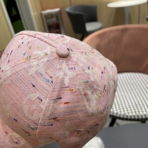 【AT12025】ルイ・ヴィトン（Louis Vuitton）2025年限定ピンクベースボールキャップ | Louis Vuitton Malletier