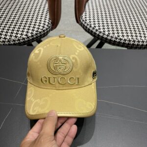 【AT12027】Gucci（グッチ）クラシックGGロゴ・ベースボールキャップ - オンラインショップで見つける | Gucci Italy