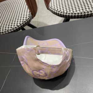 【AT12028】グッチ(Gucci)のベースボールキャップ - 柔らかなアプリコット色とラベンダーが豪華なデザイン | Gucci Firenze