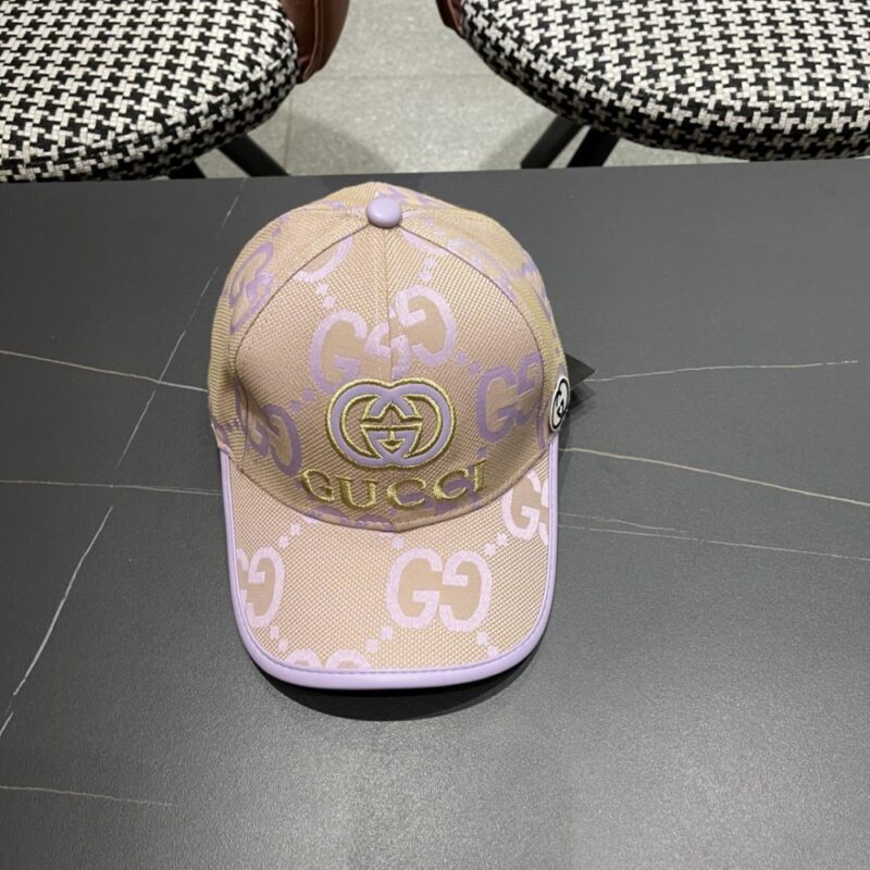 【AT12028】グッチ(Gucci)のベースボールキャップ - 柔らかなアプリコット色とラベンダーが豪華なデザイン | Gucci Firenze