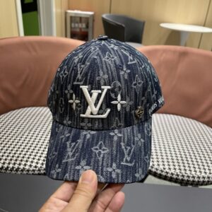 【AT12032】ルイ・ヴィトン刺繍入り野球帽 - ラグジュアリーなファッションアクセサリー | Louis Vuitton Paris