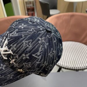 【AT12032】ルイ・ヴィトン刺繍入り野球帽 - ラグジュアリーなファッションアクセサリー | Louis Vuitton Paris