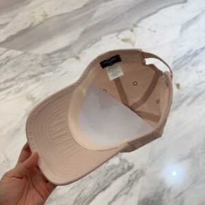 【AT12038】CHANELのエレガントなロゴベースボールキャップ - 優雅な杏色デザイン | Chanel Paris