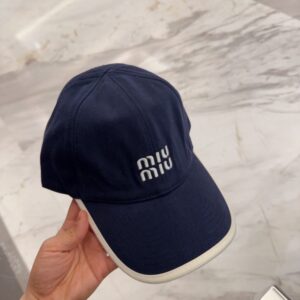 【AT12042】ミュウミュウの刺繍ロゴベースボールキャップ - ネイビーブルー | Miu Miu