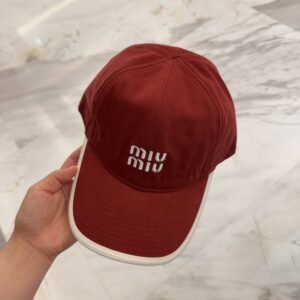 【AT12043】ミュウミュウ Miu Miu カスタムコレクション ワインレッド ロゴ刺繍 ベースボールキャップ | Miu Miu