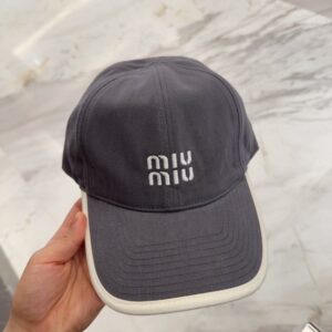 【AT12044】ミュウミュウキャップ - エレガントな都市ファッションの必須アイテム | Miu Miu